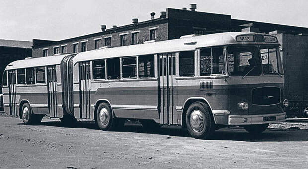 На фото: ЛиАЗ-5Э-676, фото: fotobus.msk.ru