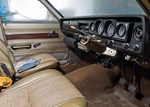 Заброшенный автомобильный музей в Японии заброшенные автомобили, музей, ретро авто, япония