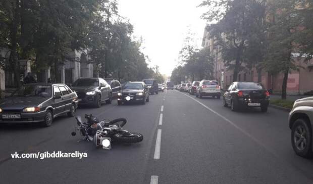 Стало известно состояние мотоциклиста, которого сбили в Петрозаводске