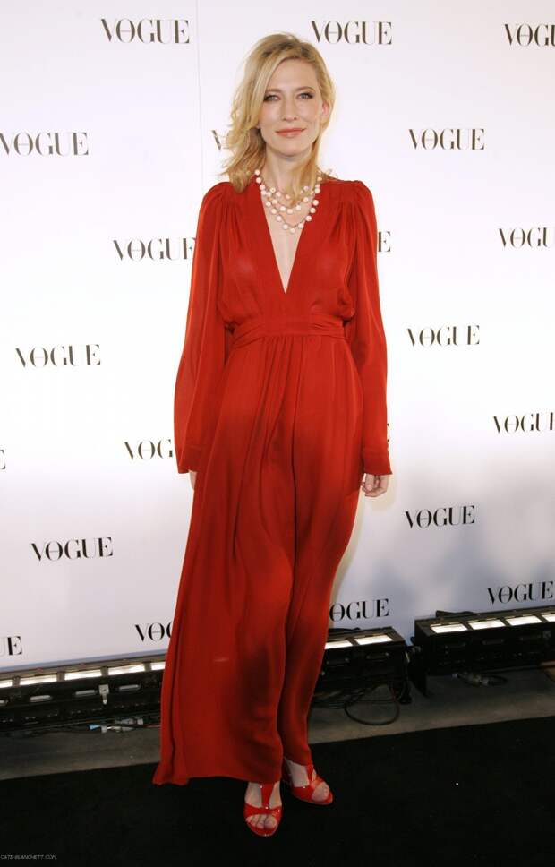 Прием в честь Vogue Australia. 2009 г. Платье Ossie Clark.