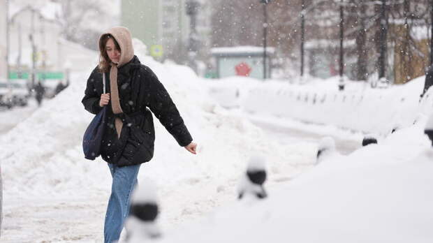 Мощный циклон обрушился снегопадом на Приморье