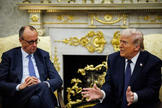 Трамп в шутку «ударил» Мерца на пресс-конференции в Белом доме