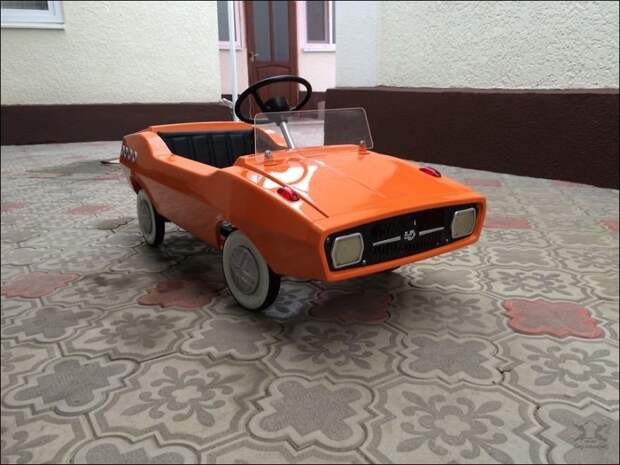 Житель Нальчика восстанавливает игрушечные машины времен СССР