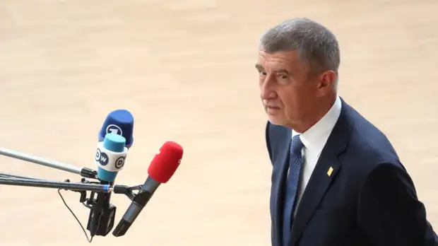 Премьер Чехии заявил о безрезультатности санкций против России