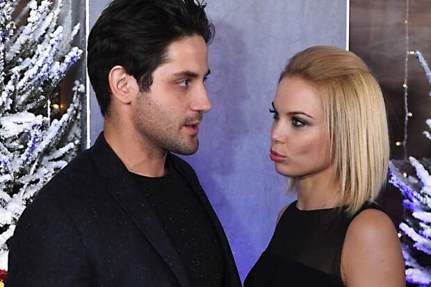 «Сбежал от бывшей жены»: Богатырев бросил Арнтгольц на сцене и ушел в отказ посреди спектакля