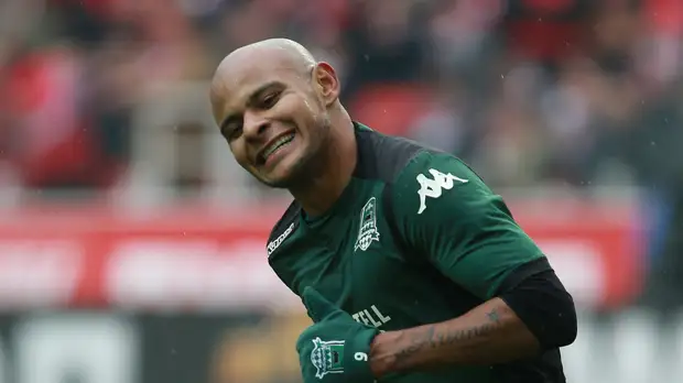 Ари: когда приехал в Россию, не понимал, почему люди выходят на военные парады