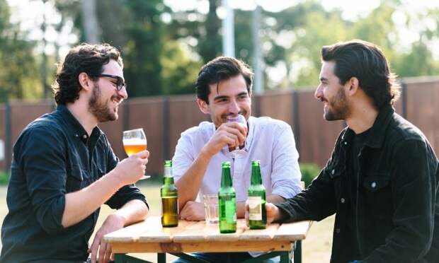 Нарколог Шуров рассказал, что пиво не менее опаснее, чем водка