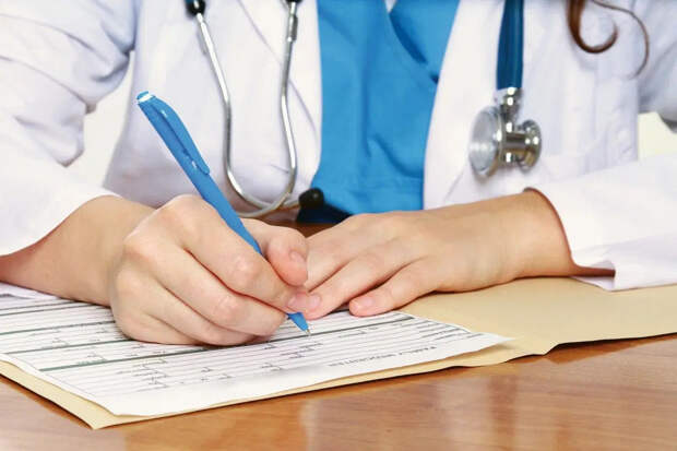 Треть врачей выступили против назначения БАДов для лечения пациентов