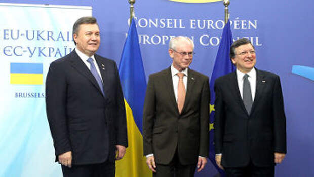 Виктор Янукович, Херман Ван Ромпёй и Жозе Мануэл Баррозу
