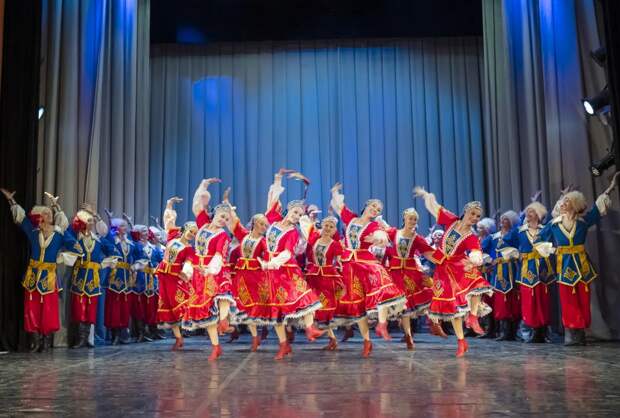 В 2026 году более 300 коллективов отправятся на гастроли