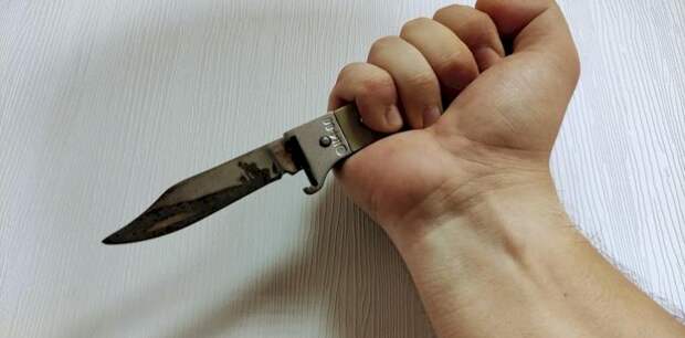 Алтайский сельчанин ножом порезал соперника после проигрыша в армрестлинге