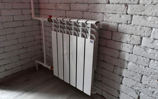 Россиянам пригрозили штрафом за самовольно установленные радиаторы
