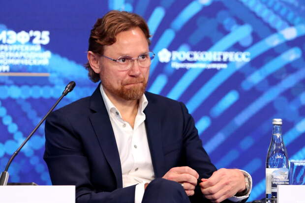 Футболисты в России зарабатывают слишком много