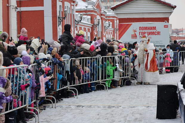 Главный Дед Мороз страны приехал в Барнаул / Фото: Екатерина Смолихина