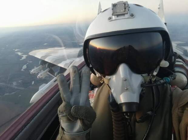 укр пилот тризуб.jpg укр пилот тризуб.jpg