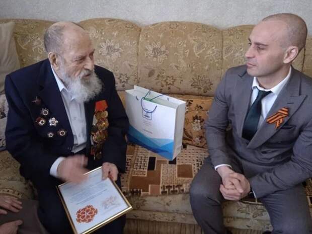 Получил поздравление от местных властей: ветеран ВОВ из Тюмени отпраздновал 102-летие