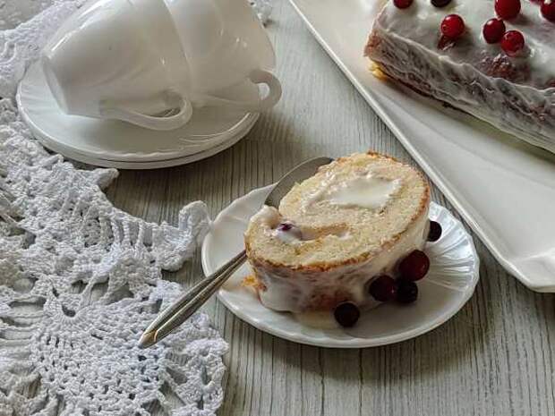 Бисквитный рулет на сметане