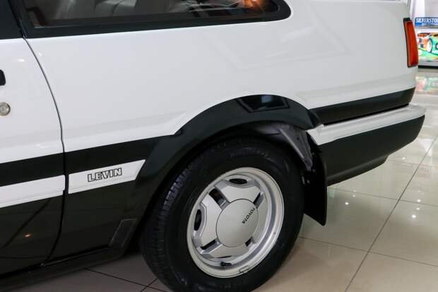 Культовая Corolla AE86 продается в Великобритании 