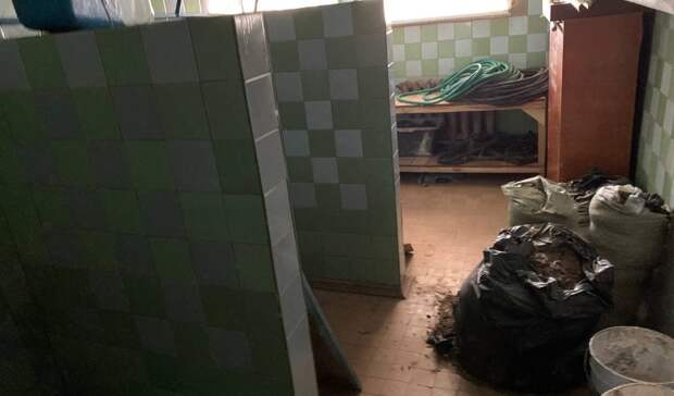 Школьники села Бродецкое в туалет ходят на ведро