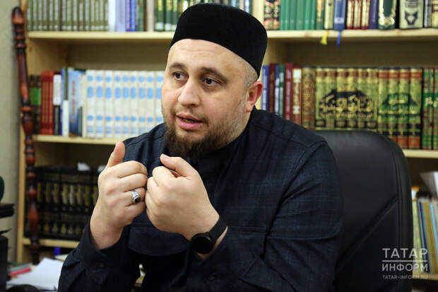 Намазга мәхәббәт, ирекле тормыш, гаилә кору: Рөстәм хәзрәт бала тәрбияләү хакында сөйләде