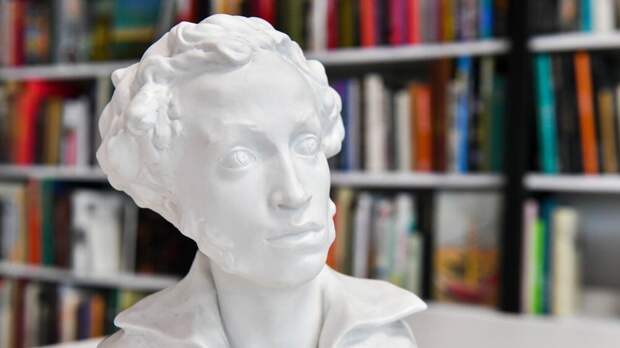 На выставке «Россия» прошло массовое прочтение отрывков из поэмы «Руслан и Людмила»