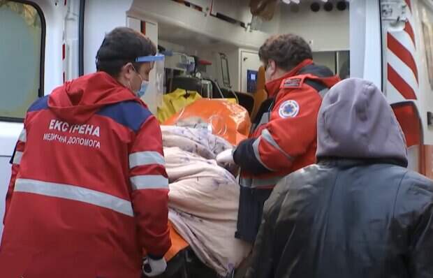 Водитель трижды выстрелил себе в лицо из ружья: "Были проблемы на работе"