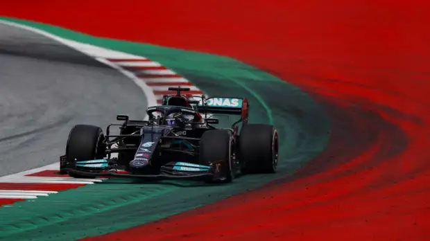 Четвёртая победа Ферстаппена в сезоне и манёвр Хэмилтона на финише: чем запомнился Гран-при Штирии «Формулы-1»