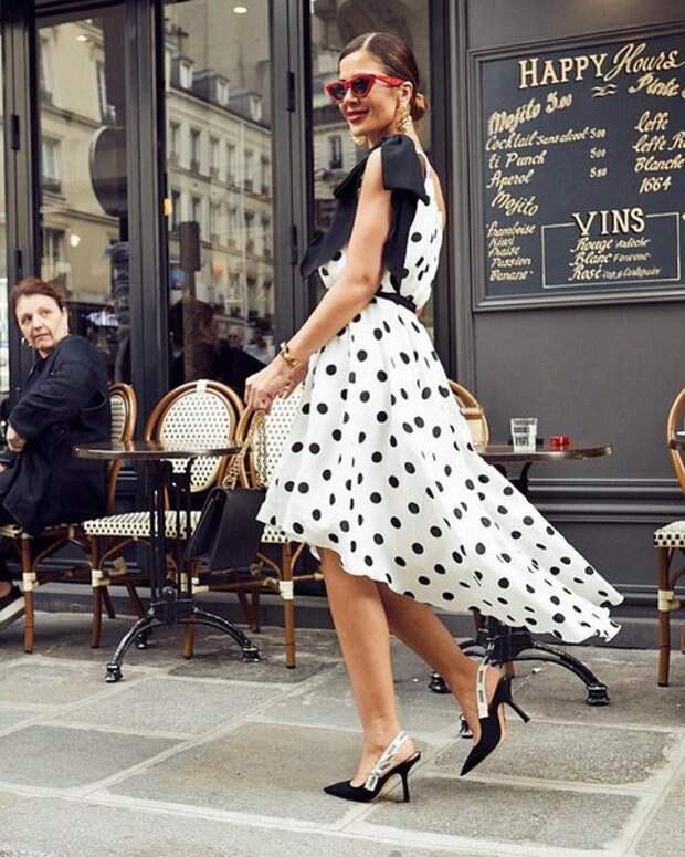 https://www.instagram.com/shortstoriesandskirts/