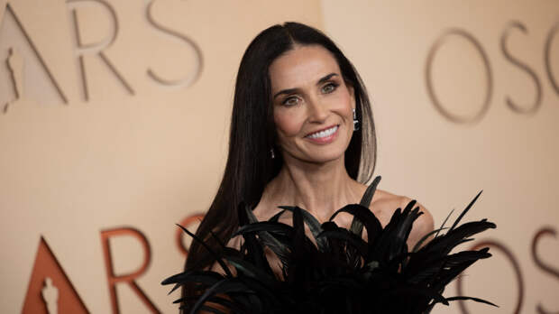 «Все, что тебе нужно — это любовь»: Деми Мур трогательно поздравила Брюса Уиллиса