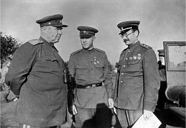 Кто спас Москву в 1941: сибиряки или дальневосточники генерала Апанасенко?