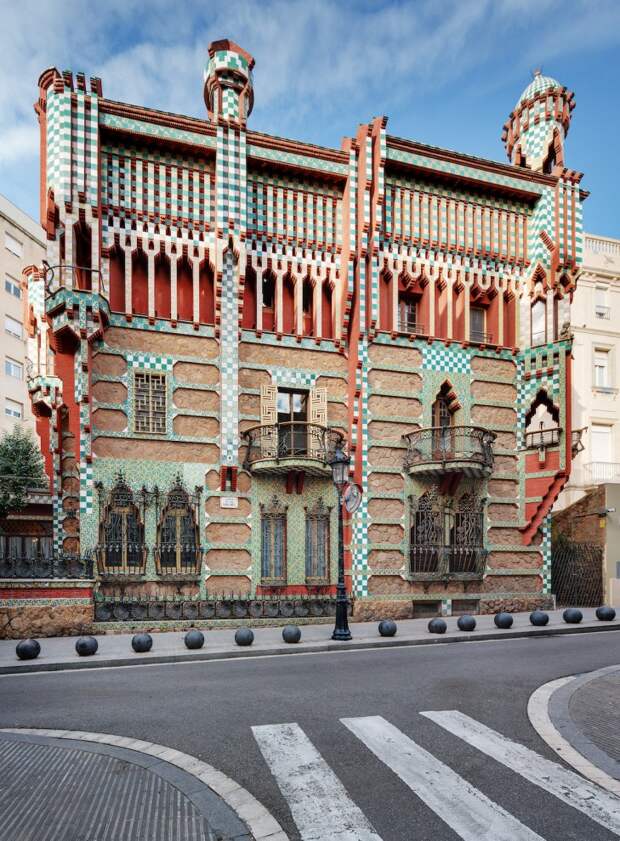 В первом доме архитектора Антонио Гауди в Барселоне откроется культурный центр