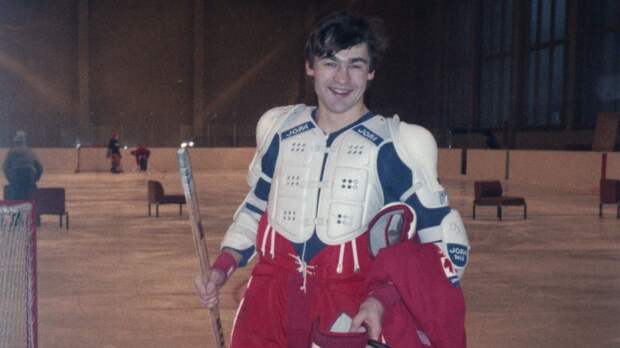 Поехал покупать водку для свадьбы и попал в роковую аварию! Жизнь хоккеиста Ломакина оборвалась после ошибки врачей