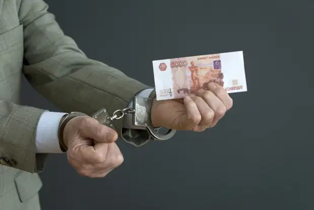 В Москве бывший полицейский обвиняется в краже 28 миллионов рублей