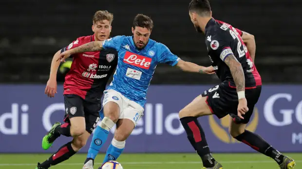 «Наполи» вырвал победу в матче с «Кальяри» благодаря голу с пенальти на 98-й минуте