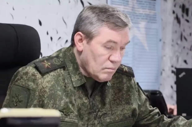 Герасимов проинспектировал группировку войск «Центр»