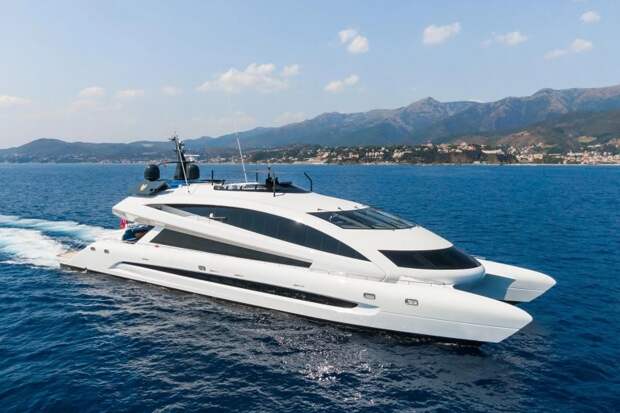 Суперяхта Royal Falcon One — космический корабль на воде разработанный совместно с Porsche