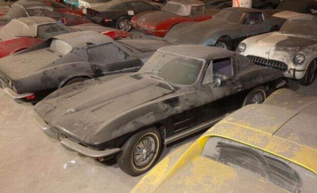 corvette_garage_13