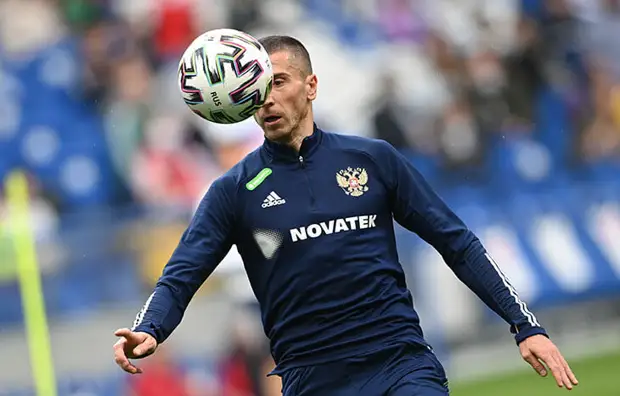 Карпин справедливо не вызвал Дзюбу и Соболева, но у России дыра в опорной зоне и нет основного вратаря