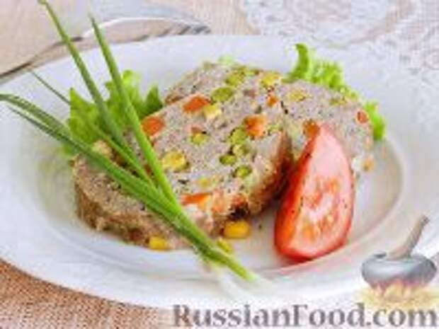 Фото к рецепту: Мясной рулет "Конфетти"
