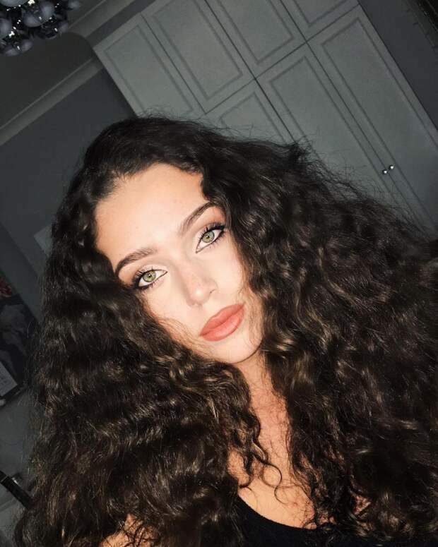 Дедушка ей гордился: внучка Кобзона выросла талантливой и по-настоящему красивой (фото)