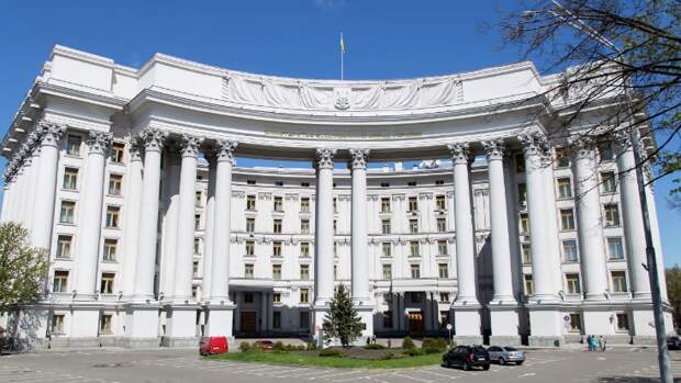Украина содрогнулась от Армейских игр в Крыму