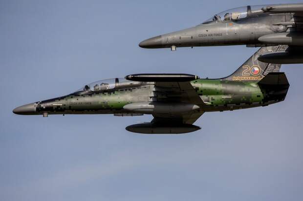 Премьер Чехии отказался продавать Украине штурмовики L-159