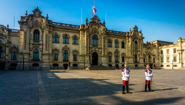 Перу. Лима. Каса-де-Писарро является резиденцией Президента страны. (BORIS G)