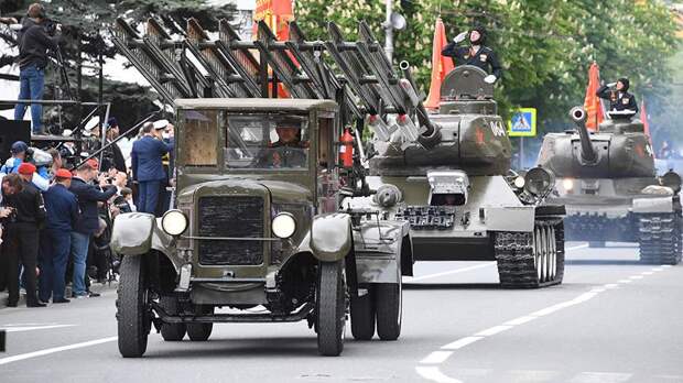 Боевая машина реактивной артиллерии БМ-13 «Катюша»