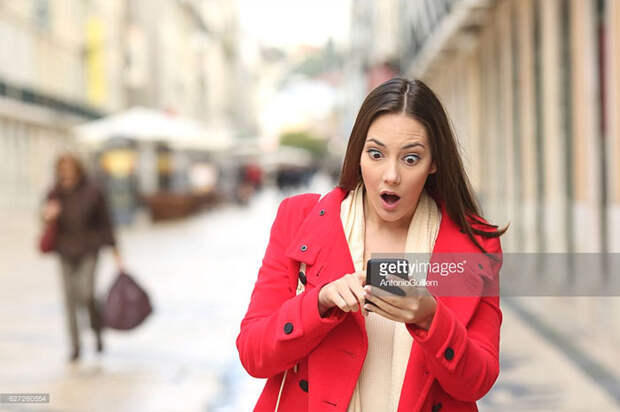 distracted-boyfriend-meme-girl-shocked-funny-stock-photos-carla-ramos-gil-48