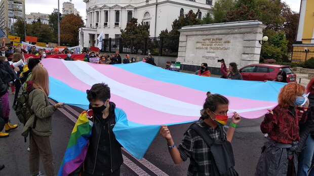 «Только не с москалями». Киевский гей-парад прошел с атошниками и под русофобскими лозунгами