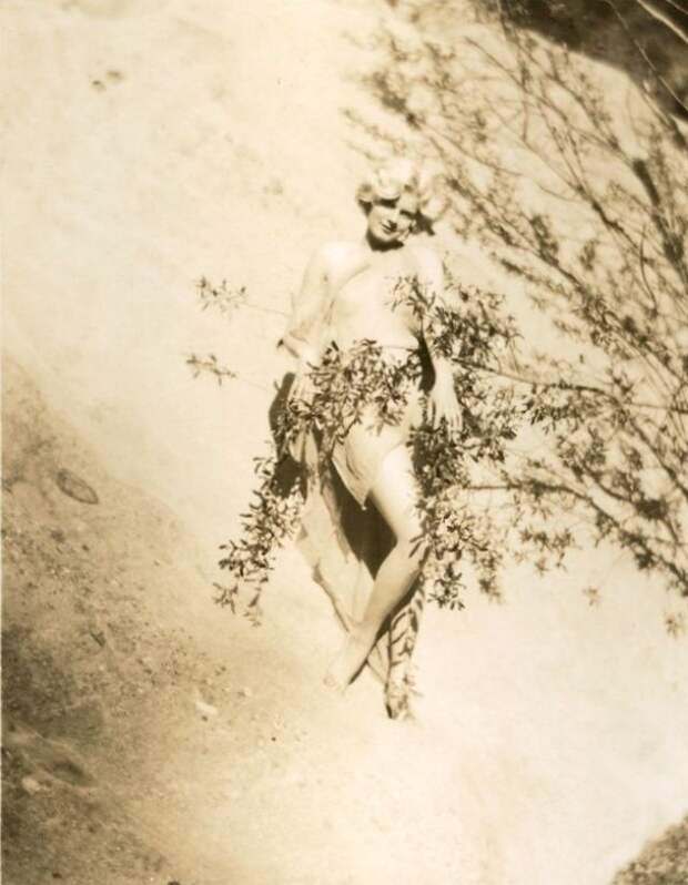 Jean Harlow Taken by Edwin Bower Hesser, 1929 (24).jpg