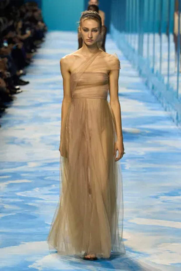 Показ Christian Dior весна-лето — 2025/Фото: Umberto Fratini/Gorunway