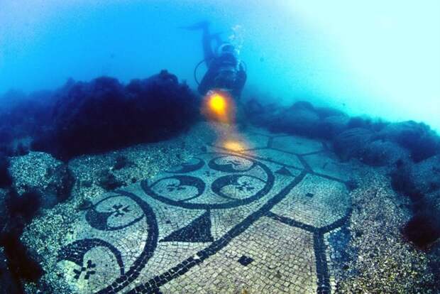 Байи - затонувший итальянский город. | Фото: divebuddy.com.