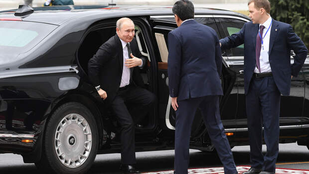 Токаев: Путин в Бишкеке показал прием дзюдо и отстоял честь старшего поколения